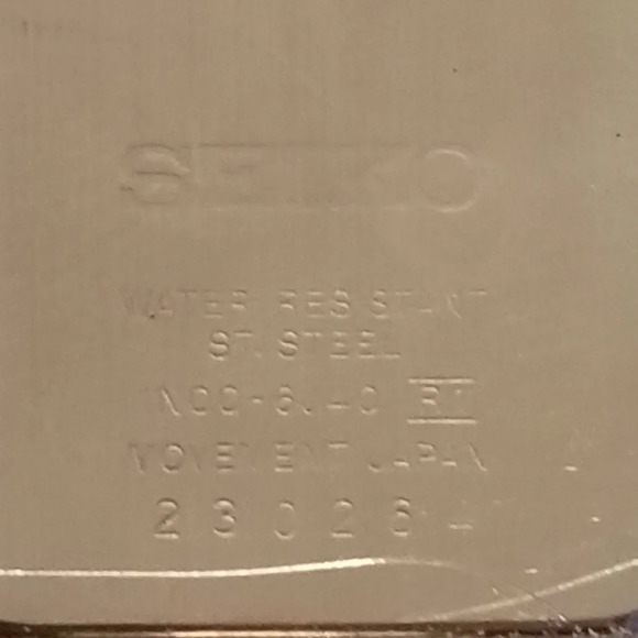 Vintage 00s Seiko Square Faced watch - Picture 6 of 6